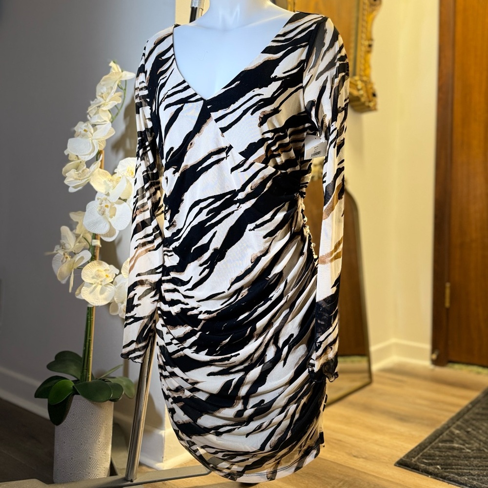 BP Black/Cream Midi V-Neck Long Sleeve Dress | Size L